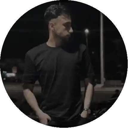 ♔