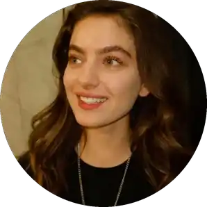 ♦️ ELENİ KOÇARİ