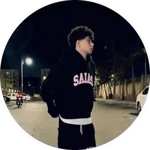 يطارد طموحه عبر الشبكات