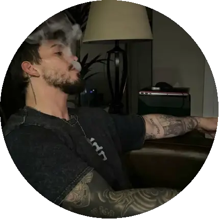 𝓐𝔂𝓪𝔃.